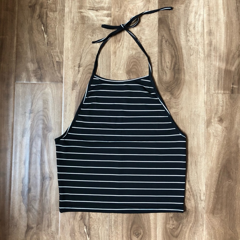 striped halter crop top - black/white - Picture 2 of 5